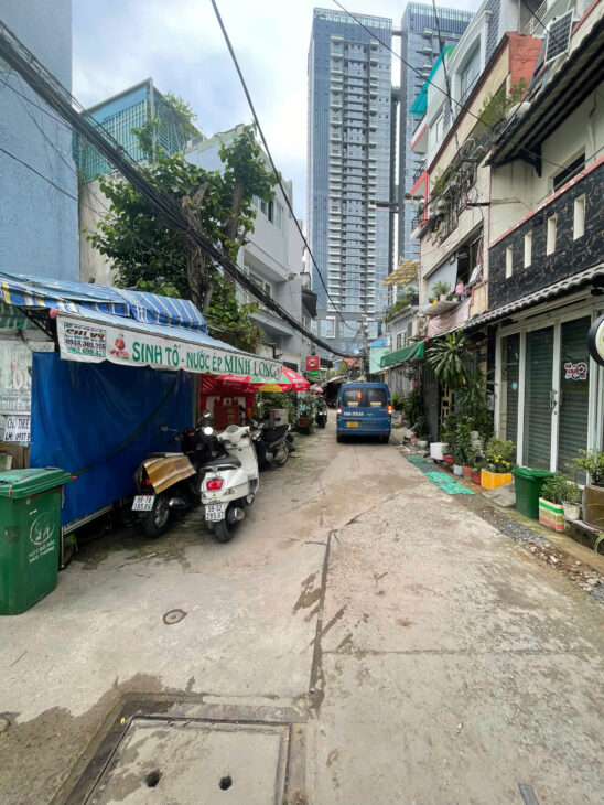 NHÀ HIẾM TRUNG TÂM QUẬN 1 SAU BỘ CÔNG AN