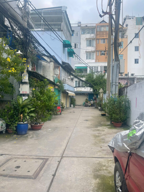 NHÀ HIẾM TRUNG TÂM QUẬN 1 SAU BỘ CÔNG AN