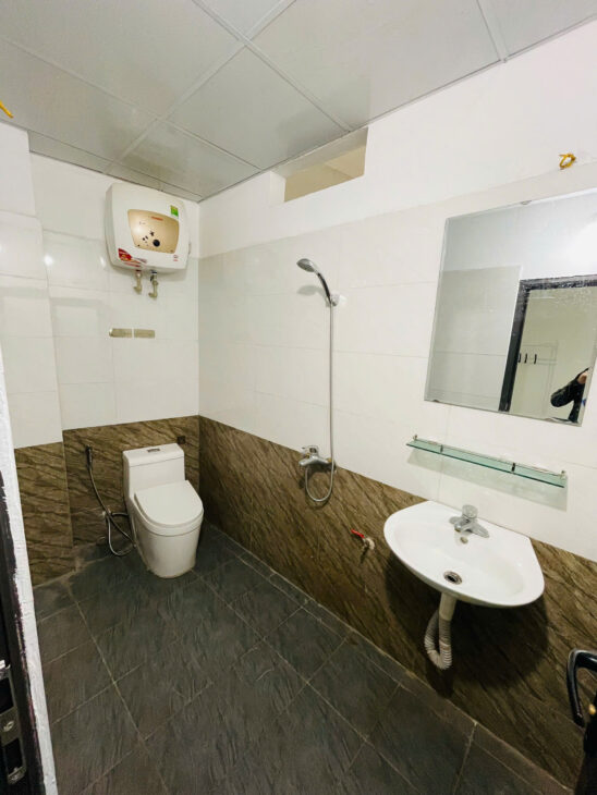 Cho thuê căn 2PN 1PK giá rẻ tại Ngõ 189 Nguyễn Ngọc Vũ