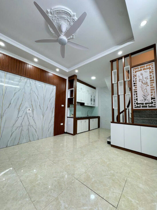 Bán nhà Nguyễn Văn Linh 30m 5 tầng lô góc ô tô hơn 7 tỷ