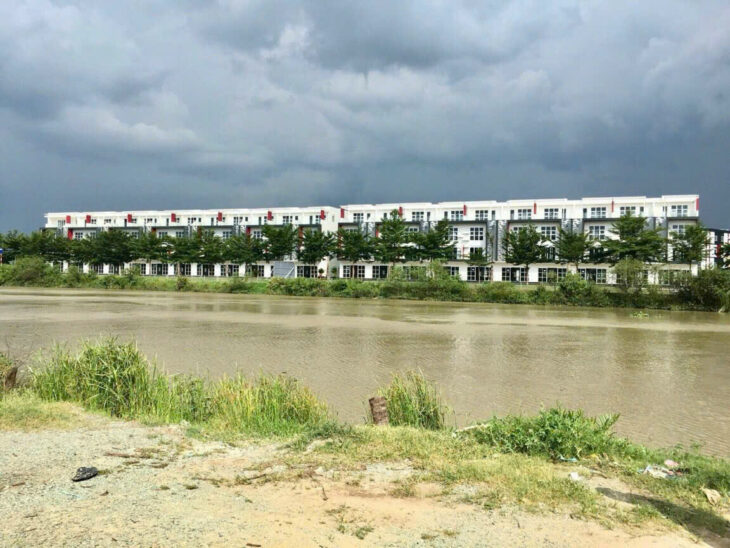 Kẹt tiền nên bán lô đất biệt thự ngay Sông Rạch Chiếc – đường số 1 , Long Trường – Quận 9 – TP.