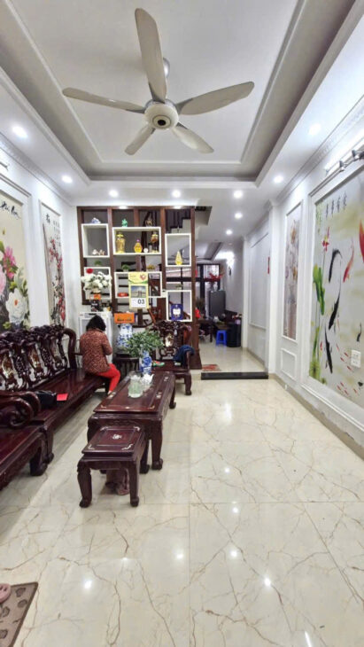 TRUNNG TÂM CẦU GIẤY 20 M RA MẶT PHỐ – Nhỉnh 15 tỷ nhà Nguyễn Khánh Toàn 55m, 5 T, 15 tỷ 5