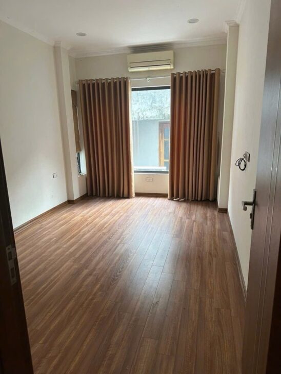 LẠC LONG QUÂN DT 40M x5 TẦNG-11,9 TỶ NGÕ BA GÁC TRÁNH,LÔ GÓC,GẦN HỒ TÂY