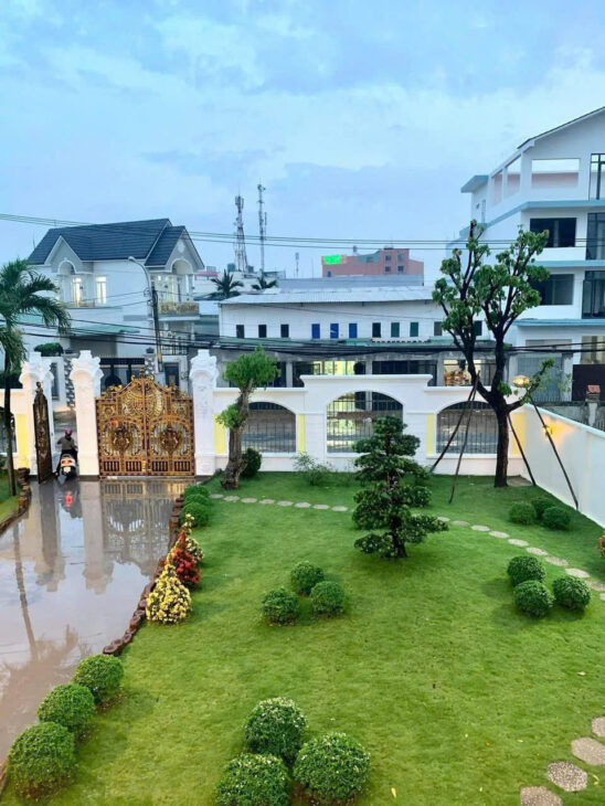 Bán Biệt Thự và khuôn viên đường Tân Xuân 2, Hóc môn ( cách 1 căn ra đường Tô Ký)