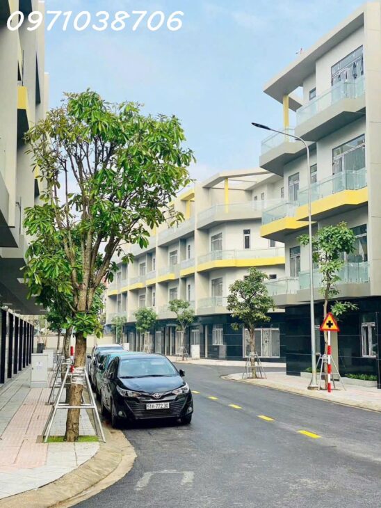 🏡nhà phố Bcons Uni Valley • Giá: 7,1 –8 tỷ/căn • Đất 60–120m², xây 1 trệt 3 lầu, sàn sử dụng 24