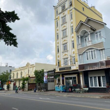 BÁN KHÁCH SẠN NGAY BIG C GO DĨ AN – BÌNH DƯƠNG -124M² (6.2M x 20M) – DT : 120TR/TH – GIÁ 16 TỶ