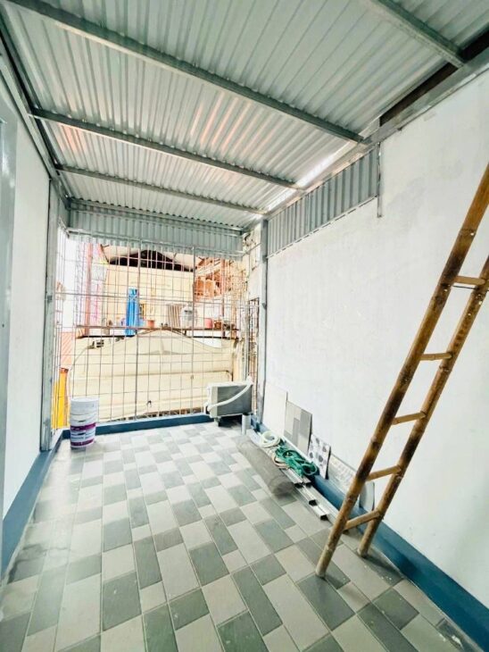 CẦU GIẤY DT 22M x4 TẦNG GIÁ CHỈ 3,9 TỶ,SỔ ĐỎ,NGÕ THÔNG,NHÀ ĐẸP DÂN XÂY