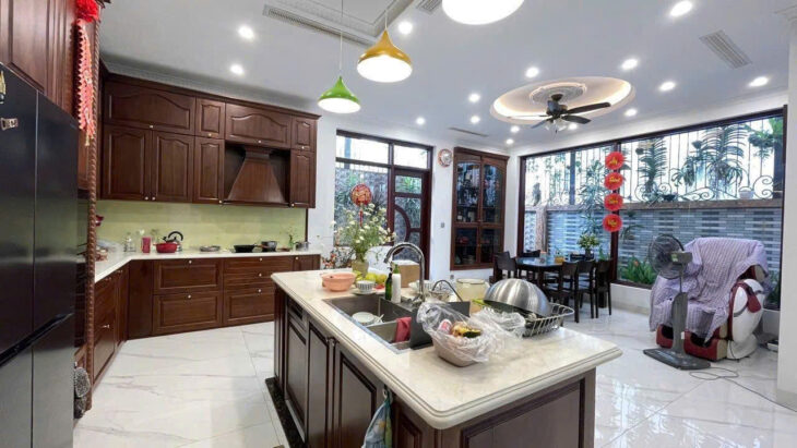 BIỆT THỰ SÂN VƯỜN GẦN MỸ ĐÌNH – FULL NỘI THẤT CAO CẤP, CHỈ VIỆC XÁCH VALI VỀ Ở – THIỆN CHÍ BÁN !