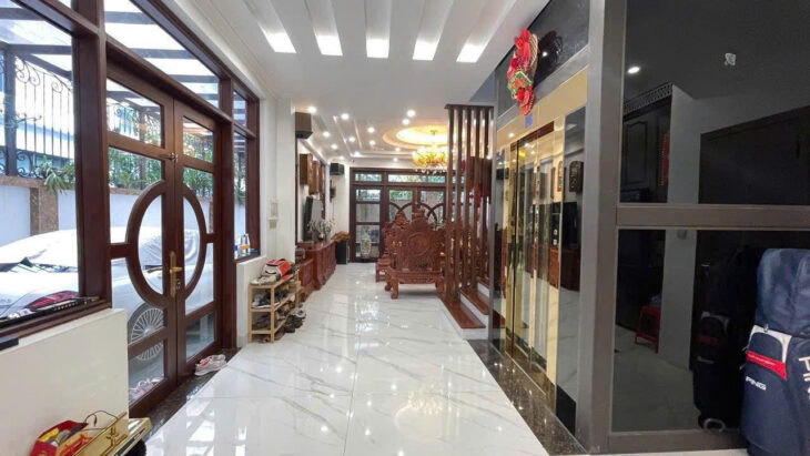 BIỆT THỰ SÂN VƯỜN GẦN MỸ ĐÌNH – FULL NỘI THẤT CAO CẤP, CHỈ VIỆC XÁCH VALI VỀ Ở – THIỆN CHÍ BÁN !