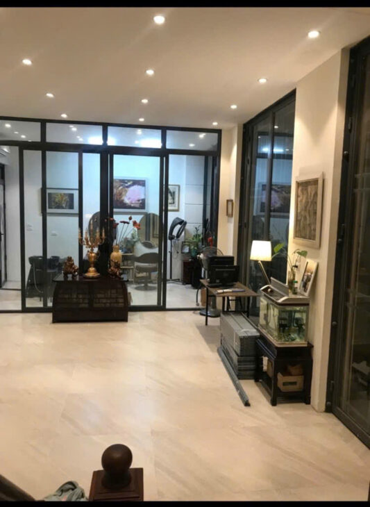 Bán nhà tuyệt đẹp phố Nguyễn Thái Học, Điện Biên Phủ, Ba Đình DT 70m2, MT 7m, ở và KD homestay tố