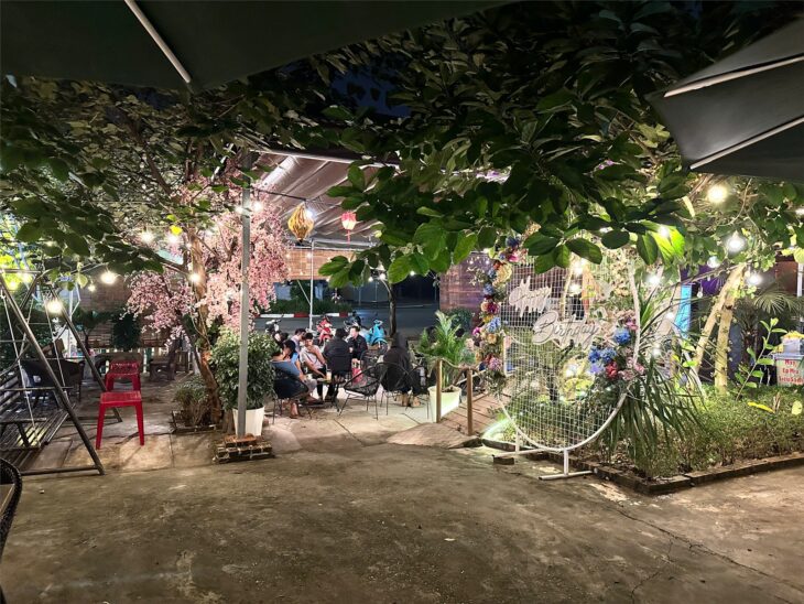 MẶT BẰNG ĐẸP- GIÁ TỐT cần sang nhượng nhanh quán coffe đang kinh doanh tốt tại huyện Gia Lâm, HN