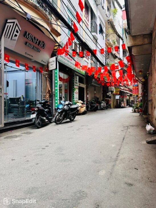 CẦU GIẤY DT 30M x4 TẦNG CHỈ 6 TỶ,LÔ GÓC,MẶT NGÕ THÔNG KINH DOANH,15M Ô TÔ TRÁNH