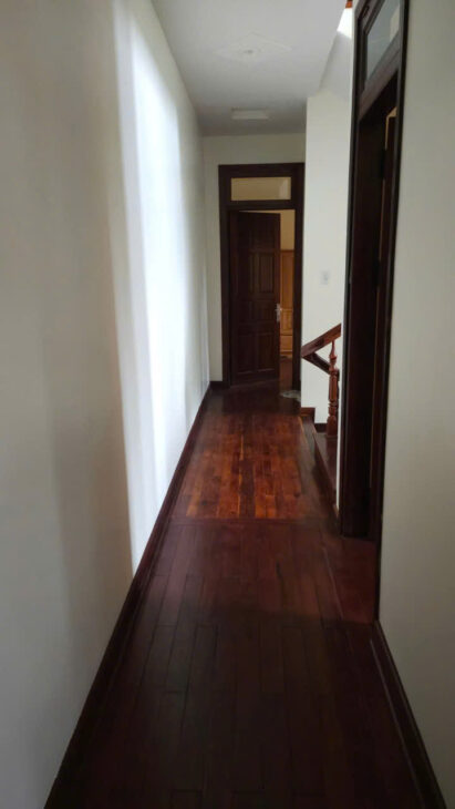 Cho thuê Villa nguyên căn 4 phòng ngủ full nội thất sân đậu ô tô mặt tiền Yersin Đà Lạt giá 20 triệu