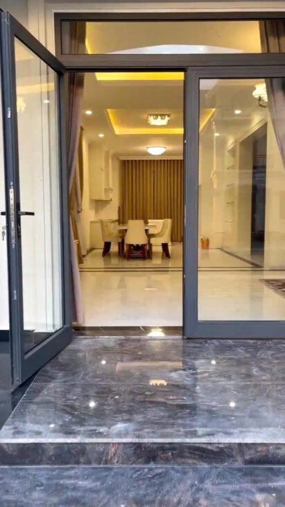 CHO THUÊ VILLA 5 PHÒNG FULL NỘI THẤT CAO CẤP SÂN VƯỜN RỘNG MẶT TIỀN MĂNG LIN ĐÀ LẠT