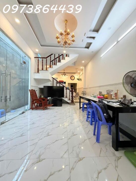 MẶT TIỀN PHẠM THỊ GIÂY VỪA Ở VỪA KINH DOANH ĐỈNH – NHÀ 2 TẦNG 150M2 NGANG 5 MÉT – Ô TÔ NGỦ TRONG