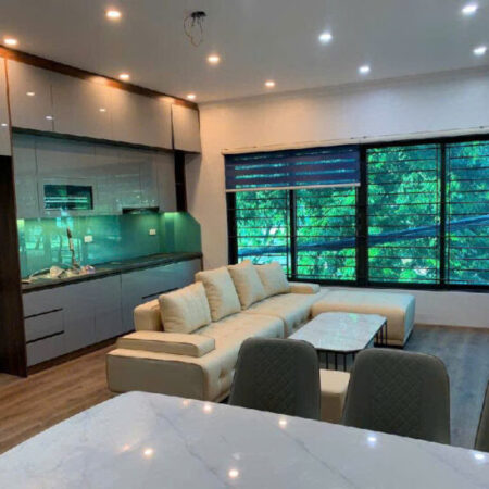 🏡 Bán nhà mới kính cong ngay sau Big C Long Biên – 45m² – MT 5m – Ô TÔ TRÁNH – FULL NỘI THẤT –