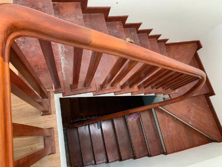 🏡 Bán nhà mới kính cong ngay sau Big C Long Biên – 45m² – MT 5m – Ô TÔ TRÁNH – FULL NỘI THẤT –