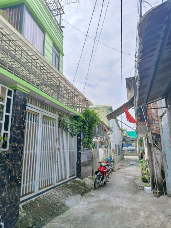 NHÀ BÊN CẠNH CHỢ CẦU ĐỒNG, NGÃ TƯ GA, 7X12M TRỆT LẦU 3PN, 1 XẸC NGẮN THẠNH LỘC 17