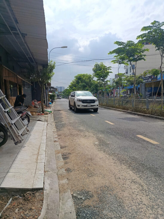 NHÀ BÊN CẠNH CHỢ CẦU ĐỒNG, NGÃ TƯ GA, 7X12M TRỆT LẦU 3PN, 1 XẸC NGẮN THẠNH LỘC 17