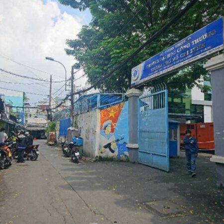 Bán nhà MT Tân Phú căn góc, ngay Đại Học Công Thương, 61m2, ngang 4.5m tiện kinh doanh chỉ 6,7 tỷ !