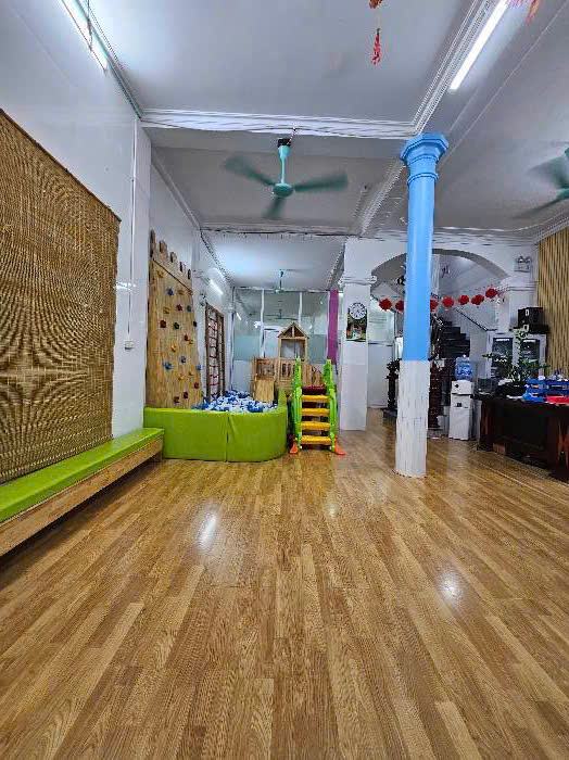 Bán nhà đẹp Ngô Gia Tự – 130m² – MT 6,5m – 5 tầng – Ngõ ô tô – Đang KD – Tương lai mặt phố. Giá: