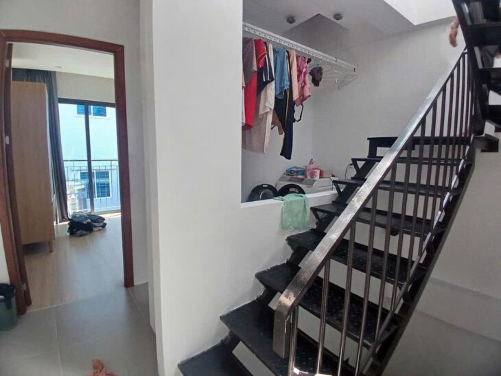 NHÀ 3 MẶT THOÁNG – CÁCH Ô TÔ 80M.