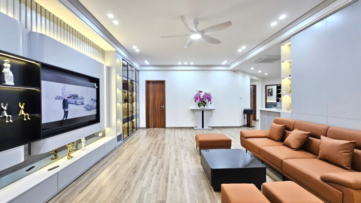 20.11.25.1 Bán 3 ngủ Trung Hòa – Hoàng Đạo Thúy, dt120m2, nội thất mới tinh nhập khẩu 100% đẹp như