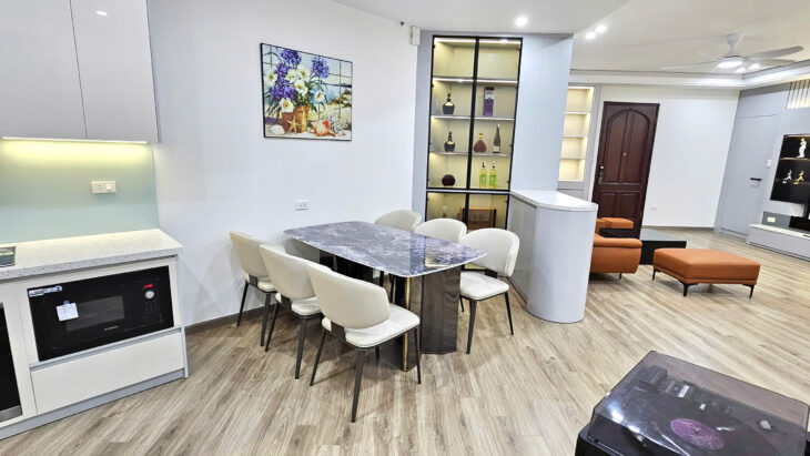 20.11.25.1 Bán 3 ngủ Trung Hòa – Hoàng Đạo Thúy, dt120m2, nội thất mới tinh nhập khẩu 100% đẹp như