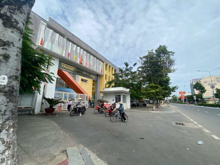 BÁN ĐẤT MẶT TIỀN DĨ AN GIÁ RẺ NGAY TRUNG TÂM HÀNH CHÍNH DĨ AN 150M2 ( 5 X 30 ) GIÁ : 6.8 TỶ.