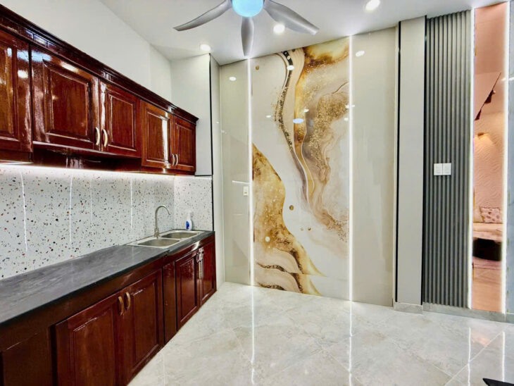 NHÀ ĐẸP THẠNH LỘC 15, 3 LẦU 4 PHÒNG NGỦ, GIÁ RẤT YÊU THƯƠNG