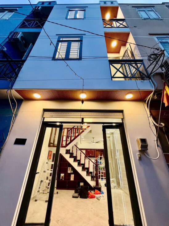 NHÀ ĐẸP THẠNH LỘC 15, 3 LẦU 4 PHÒNG NGỦ, GIÁ RẤT YÊU THƯƠNG