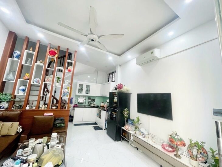 XUÂN LA DT 38M xMT 5M,5 TẦNG 9,3 TỶ NHÀ ĐẸP,LÔ GÓC,NGÕ 3M,GẦN PHỐ,TƯƠNG LAI MỞ ĐƯỜNG GẦN NHÀ