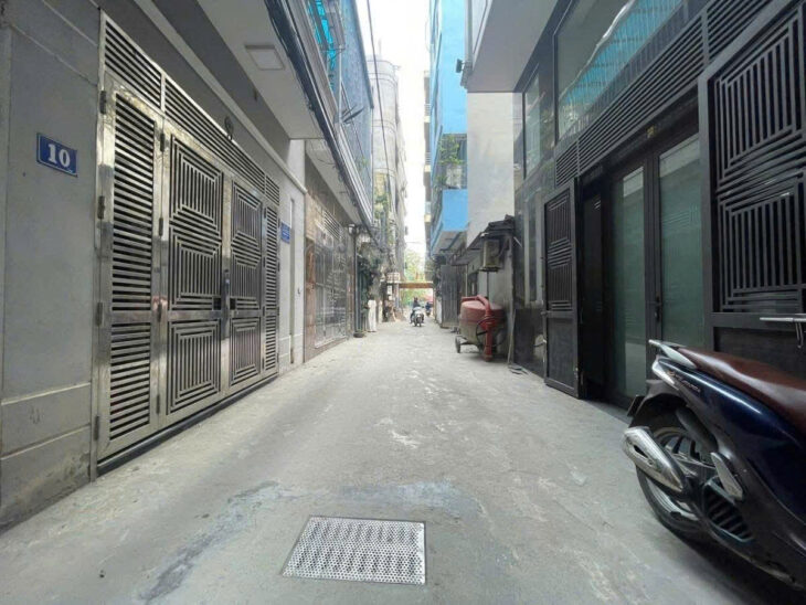 PHÂN LÔ TRỊNH ĐÌNH CỬU – Ô TÔ ĐỖ CỬA – NHÀ DÂN – 33m2 3 tầng mặt tiền 4.9m Giá 9.9 tỷ