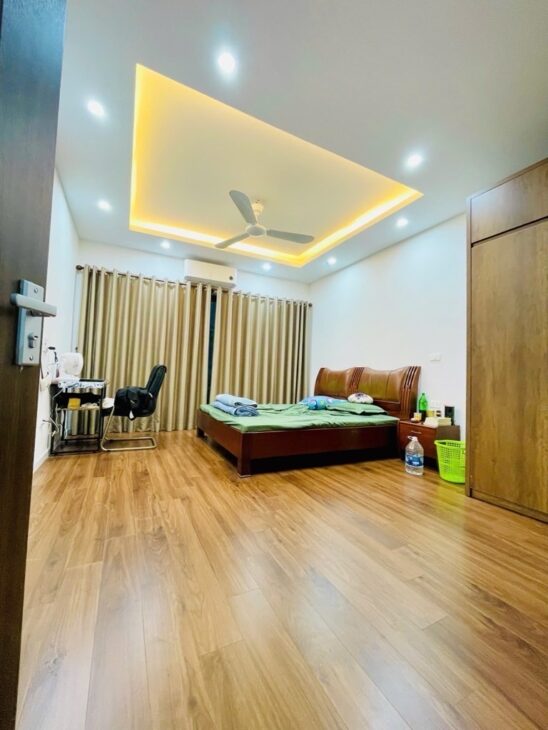 NGỌC HÀ DT 38M x5 TẦNG 12 TỶ,CÁCH PHỐ 50M,NGÕ BA GÁC,GẦN LĂNG BÁC,NHÀ ĐẸP