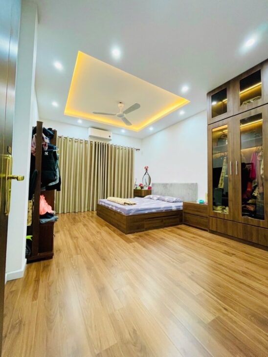 NGỌC HÀ DT 38M x5 TẦNG 12 TỶ,CÁCH PHỐ 50M,NGÕ BA GÁC,GẦN LĂNG BÁC,NHÀ ĐẸP