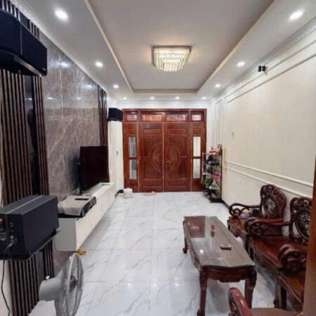 HOÀNG NGÂN NGÕ RỘNG – ĐẸP MỚI LUNG LINH – 32m2 5 tầng mặt tiền 3.3m Giá 9.95 tỷ