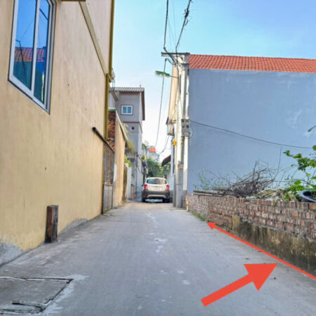 Bán đất thôn Chi Đông 2, xã Quang Minh. Đất vuông vắn, oto đỗ. Thoáng 2 mặt trước – sau