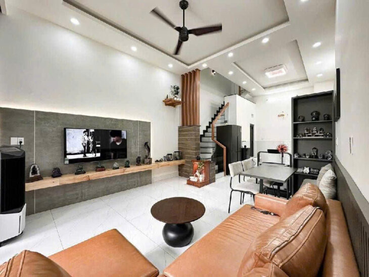 NHÀ ĐẸP -NỘI THẤT ĐẸP – VỊ TRÍ ĐẸP – HẺM OTO NGAY TRUNG TÂM QUẬN 9 – LÃ XUÂN OAI- TĂNG NHƠN PHÚ A