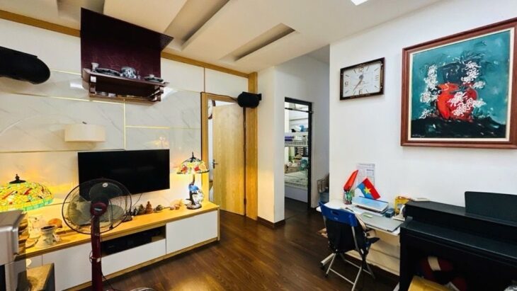 bán căn hộ nam trung yên cầu giấy DT 58m 2 ngủ giá 5,7 tỷ