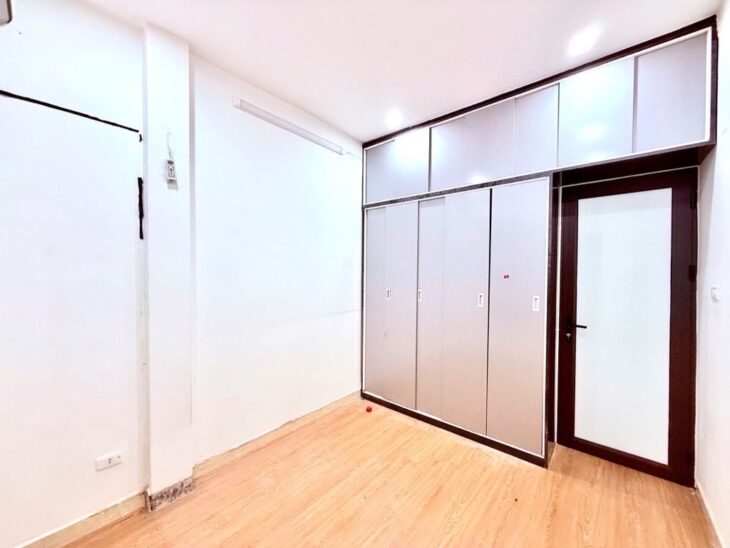 bán nhà ngọc hà ba đình 22m x5 tầng-6,5 tỷ 2 mặt ngõ,cách hồ 50m