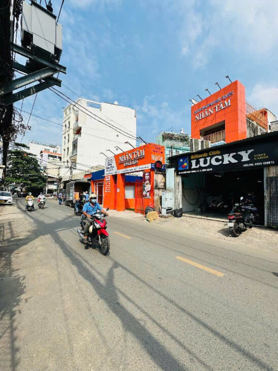 Bán nhà MTKD Trần Bình Trọng BT ngang 13m 800m2 52 PN tiện xây 12 tầng gần chợ 103 tỷ.