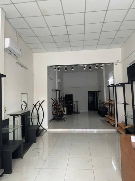 Bán nhà mặt tiền 4,3x33m giá 11,79 tỷ Đường Tô Ký