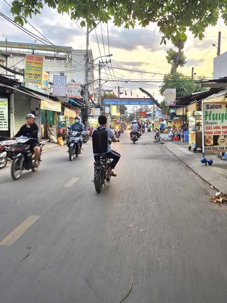 Bán nhà mặt tiền 5x24m giá 7,9 tỷ Đường Hiệp Thành 17