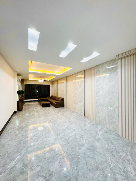 Bán nhà Hồng Tiến, mặt phố sáng – kinh doanh đỉnh, 60m2, 9.5 tỷ