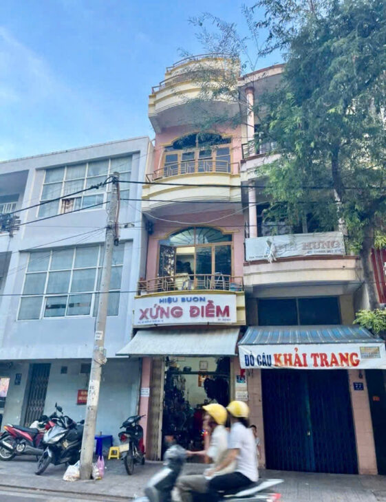 BÁN NHÀ 4 TẦNG 1 TUM VỪA Ở VỪA KINH DOANH MẶT TIỀN ĐƯỜNG THÁP BÀ, NHA TRANG.