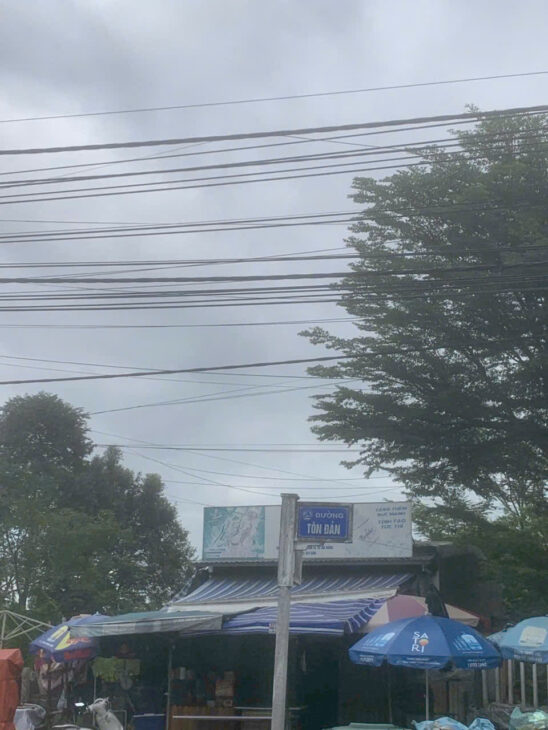 LÔ ĐẤT ĐẸP 100m² MẶT TIỀN ĐƯỜNG TÔN ĐẢN GẦN CHỢ HÒA PHÁT