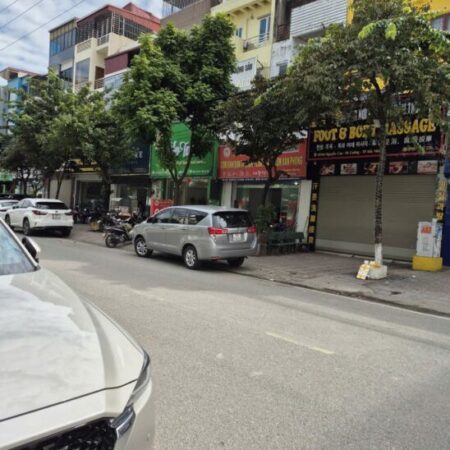 NHÀ ĐẸP – GIÁ TỐT – CHÍNH CHỦ CẦN BÁN TẠI mặt đường Nguyễn Cao – đối diện chung cư Thanh Bình