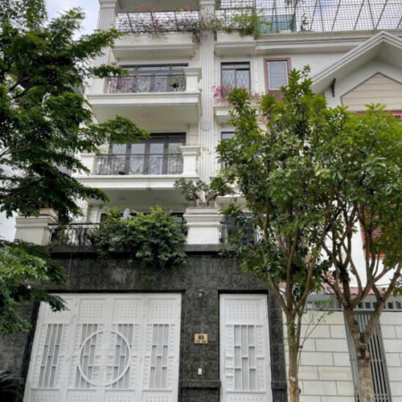 Bán biệt thự khu đô thị Mễ Trì Thượng. DT 130m x 4 tầng, MT 7m. SĐCC. Giá 36 tỷ. LH: 0964769634