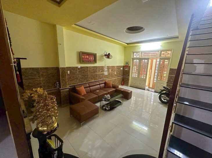 BÁN NHÀ 2 TẦNG MẶT TIỀN TRẦN XUÂN LÊ