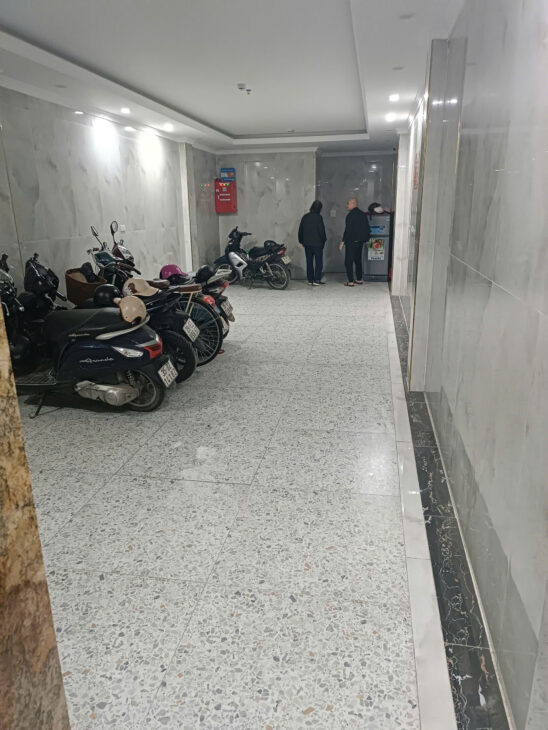 BÁN NHÀ mặt ngõ 6 Tầng – 120m2 Ngõ Tự Do, ô tô đỗ cửa – giá 40 tỷ